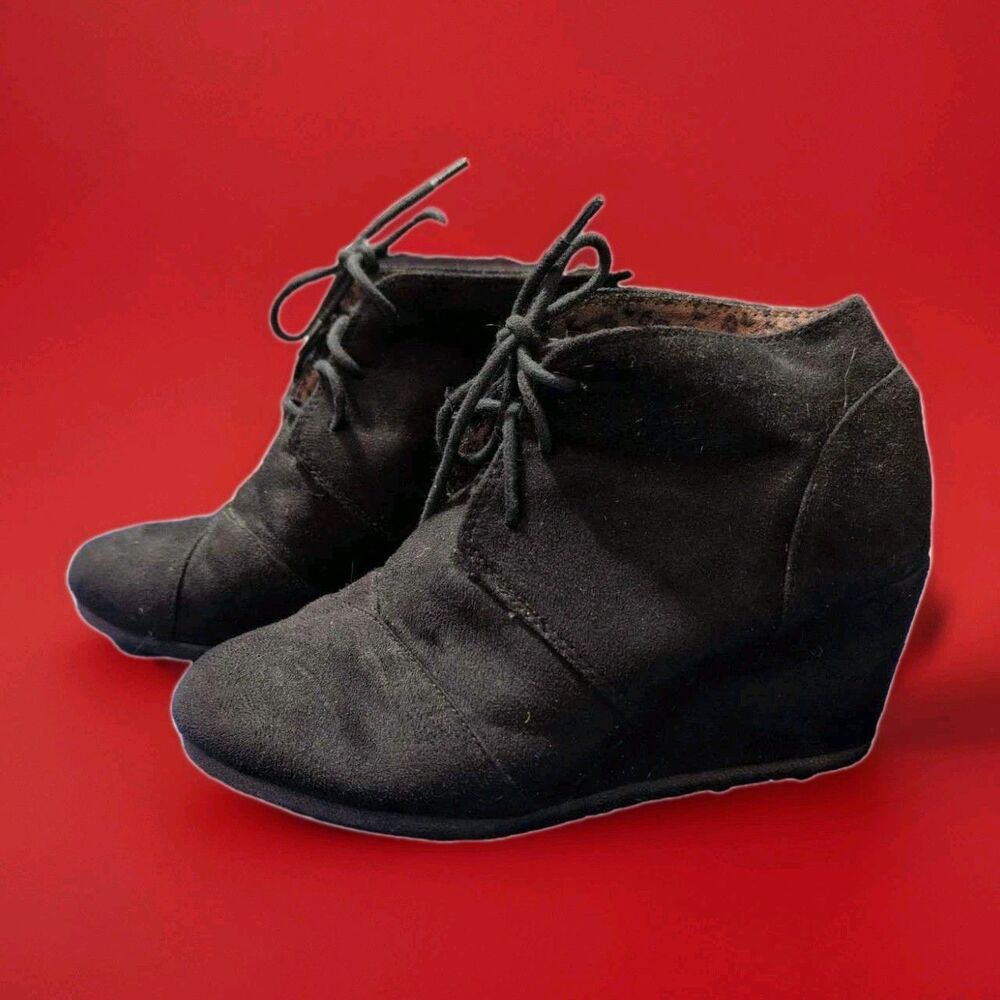 Women's sz 6 Cityclassified Black  Suede Lace Up Wedge Ankle Booties boots